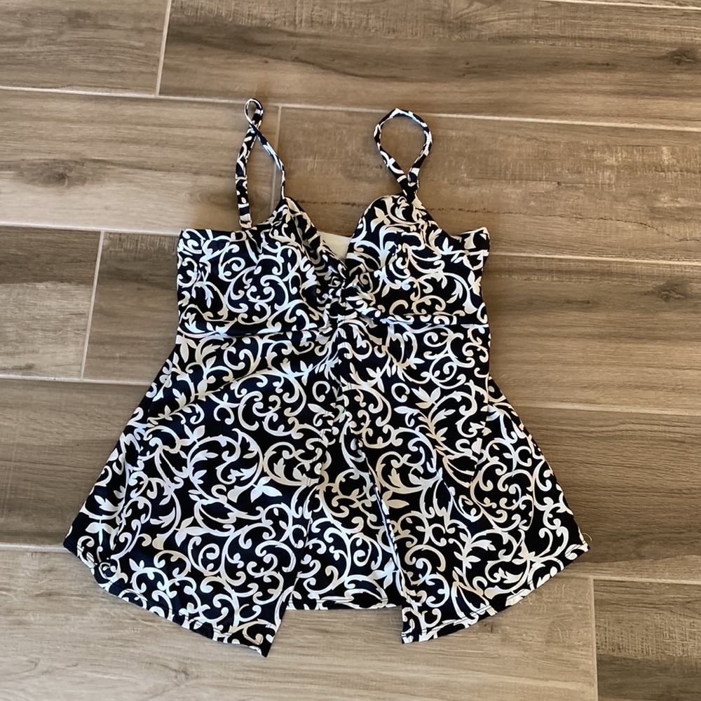 Miraclesuit 12 Love Knot flyaway tankini top